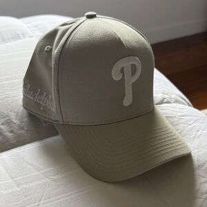 Philadelphia 'P' Baseball Cap in Light Olive